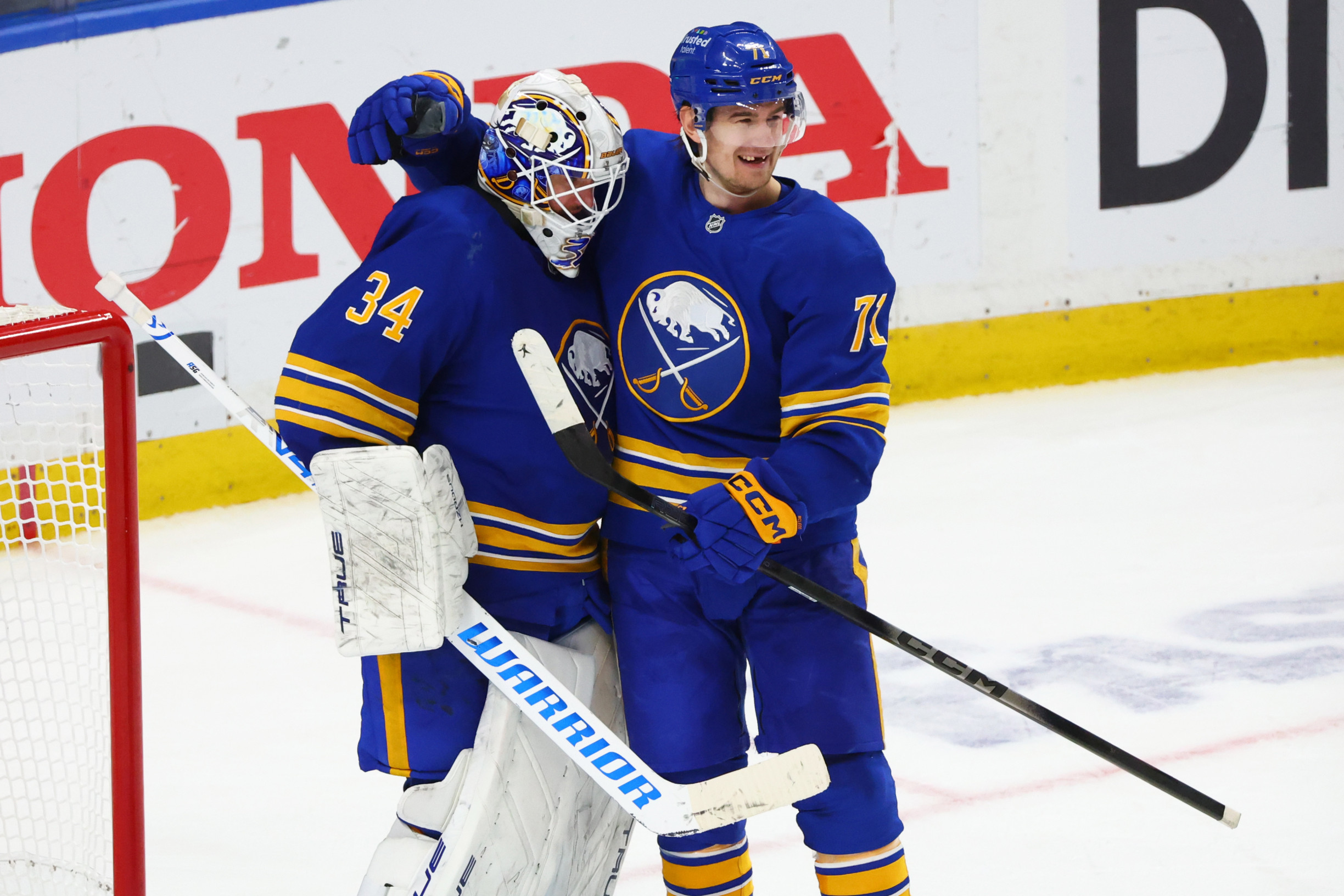 Ráno s&nbsp;NHL: Šéfovia zakázali kapitánovi operáciu. V&nbsp;Buffale sa diali veci, ktorým sa ťažko verí