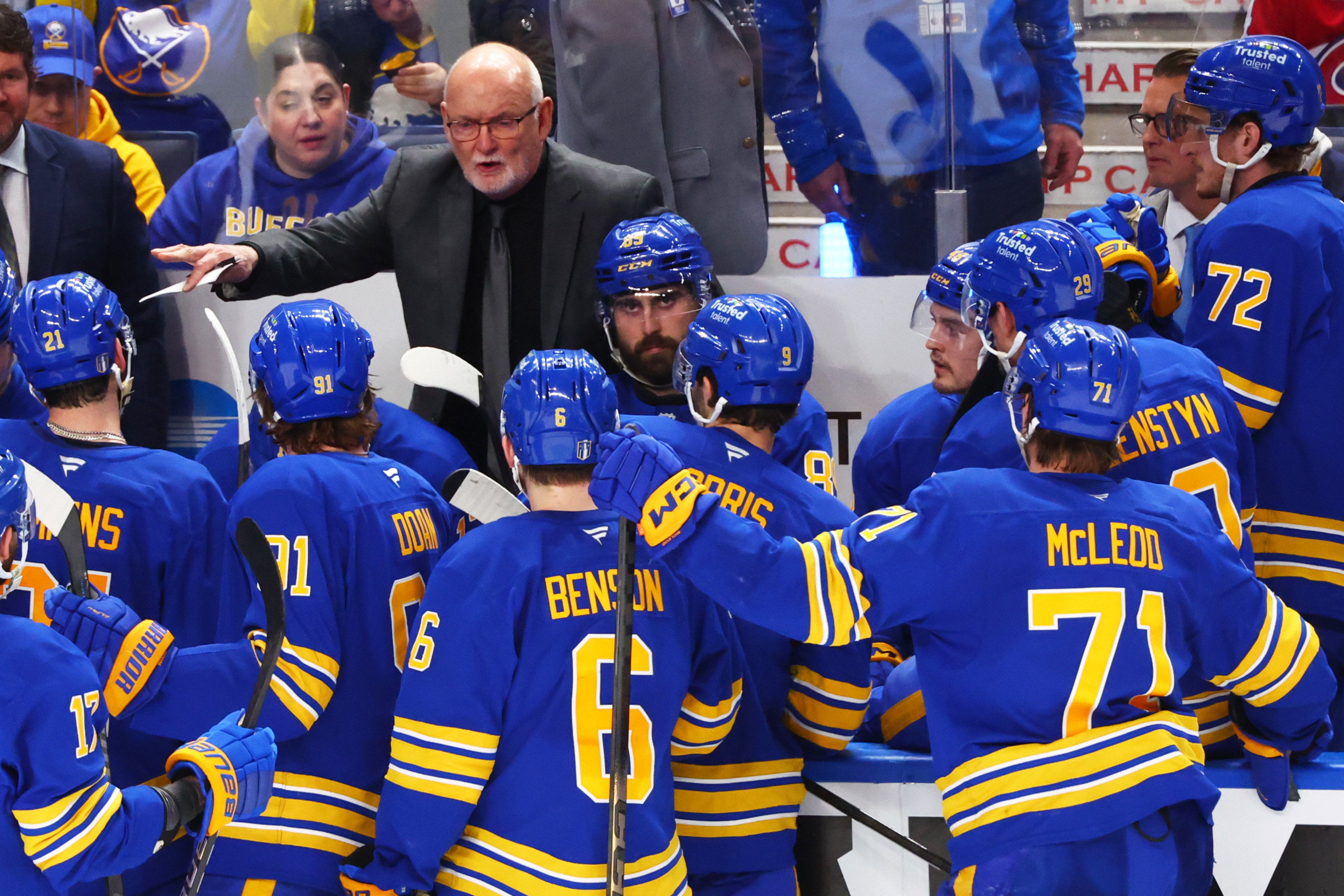 Ráno s&nbsp;NHL: Keď trénoval Nemca, hrozil mu, že zavolá Ramsaymu. Lindy Ruff už 47 rokov naháňa Stanleyho pohár