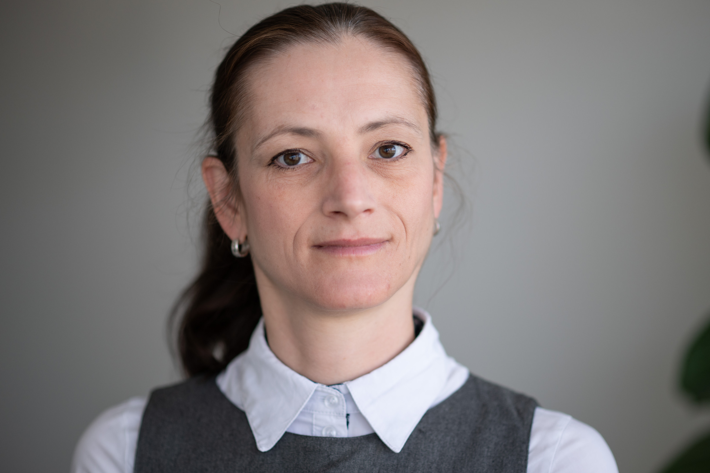 Česi odpracujú ročne o 150 hodín viac ako Slováci a vidno to na výplatnej páske, hovorí Zuzana Múčka