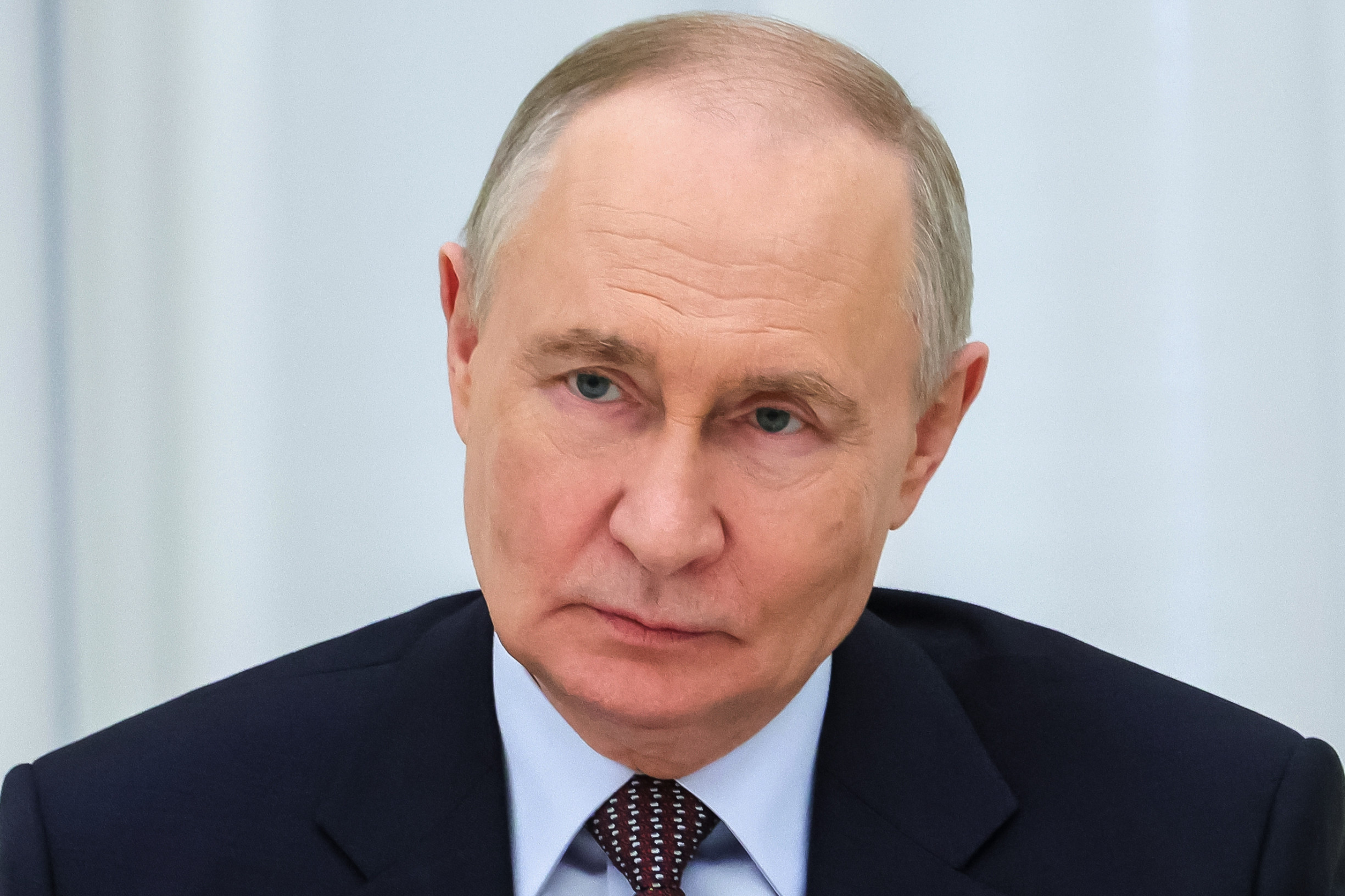 Svetový newsfilter: Putinov režim vyhasína zvnútra, tvrdí exfunkcionár