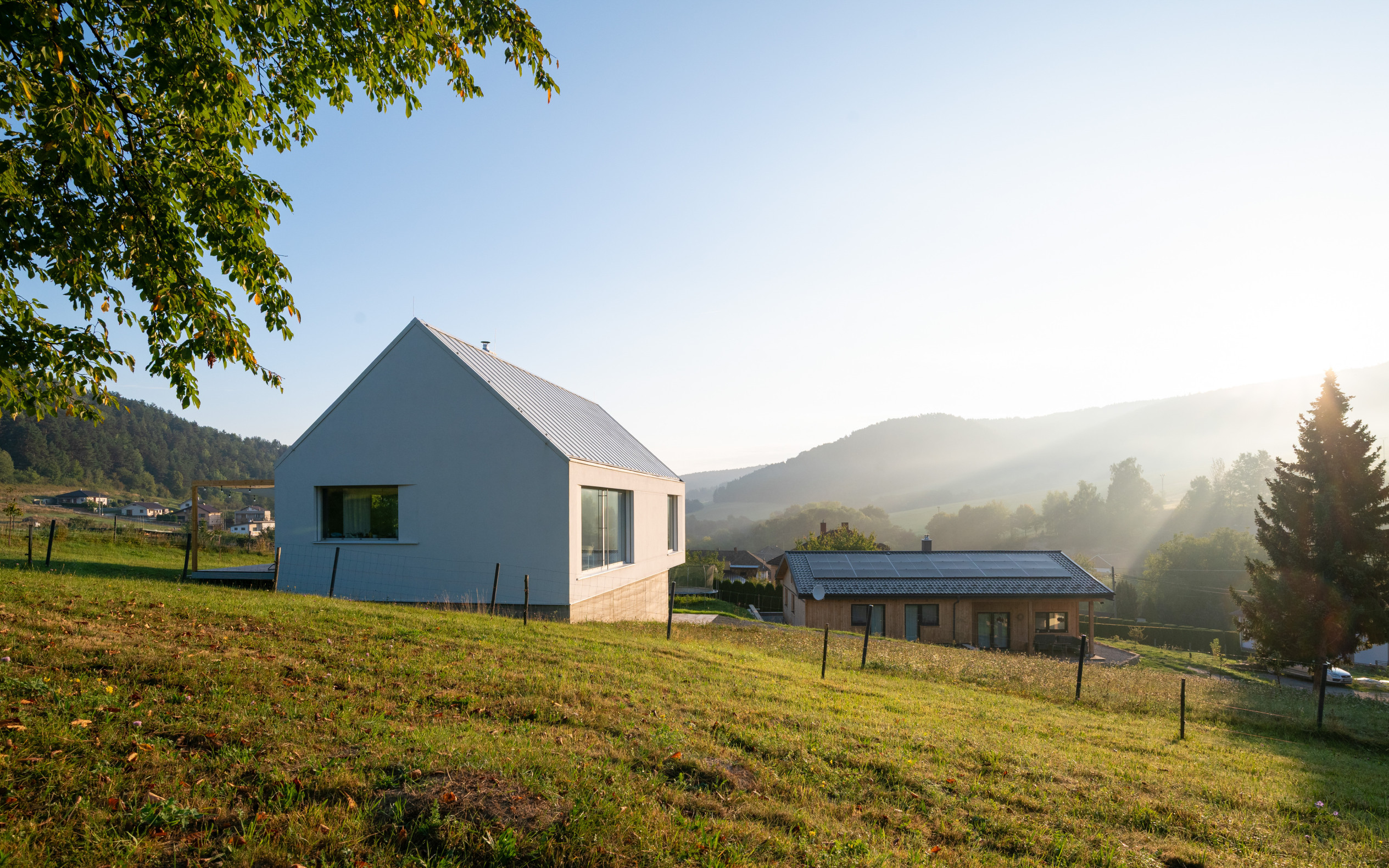 V&nbsp;piatok o&nbsp;dome ani neuvažovali, v&nbsp;pondelok kúpili pozemok. Ako býva architekt, ktorý sa doma cíti ako na chate