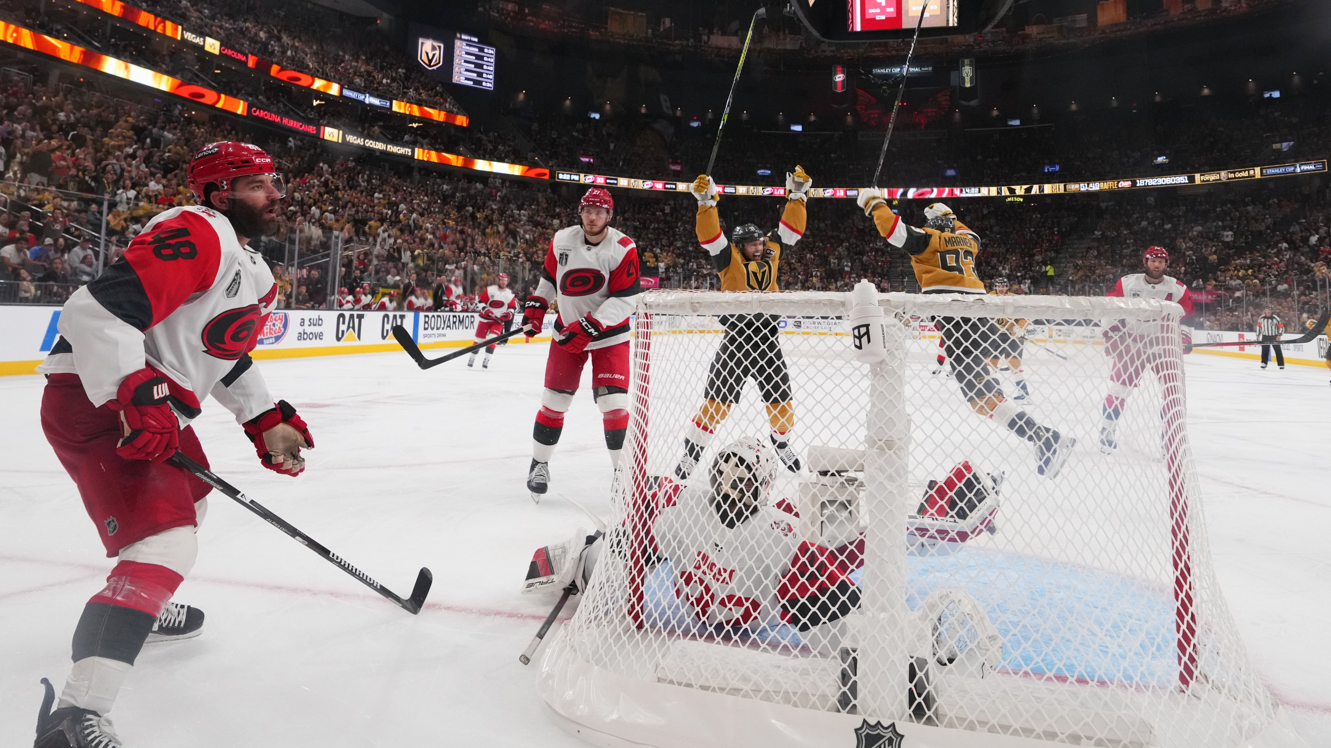 Ráno s NHL: Vyrovnanie z 0:4 i päť nových rekordov. Ak ste t