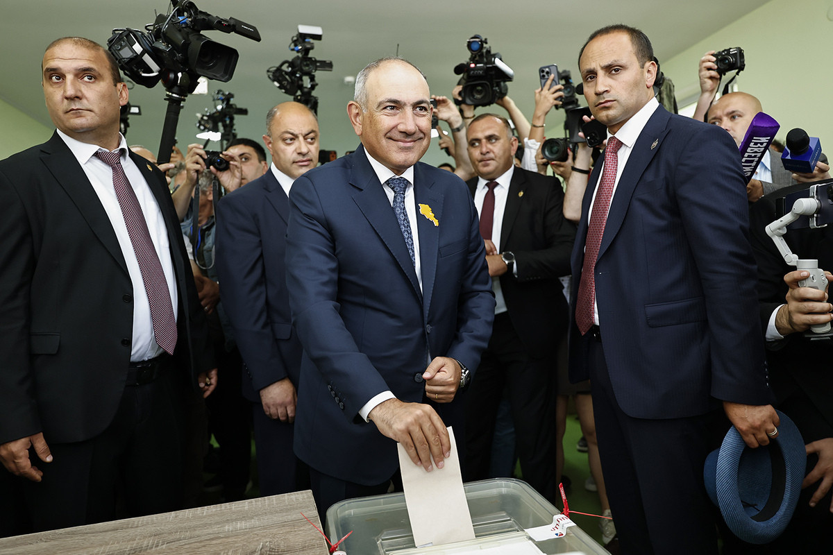 Pašinjan vyhral arménske voľby a ovládne parlament, proruská