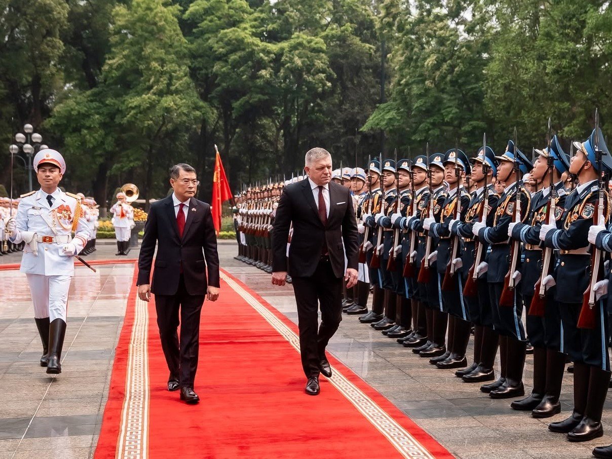 Vietnamskí dôstojníci si na Slovensku pozerali zbrane. Naša politika sa vypláca, hovorí Kaliňák