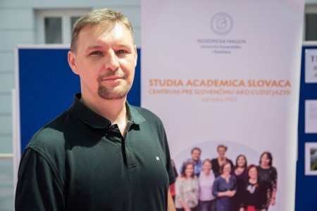 Lektor slovenčiny Ďurajka: Cudzincov neučíme vybrané slová, nepotrebujú ich