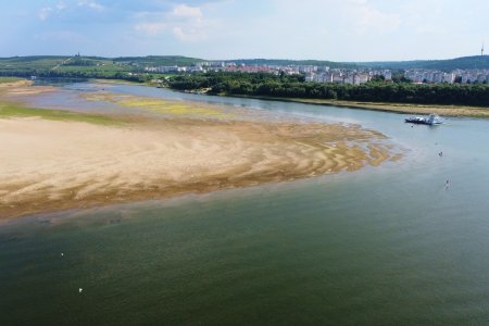 Ekonomický newsfilter: Ropa je vysoko, Dunaj nízko, cestovka dolu a nezamestnanosť hore
