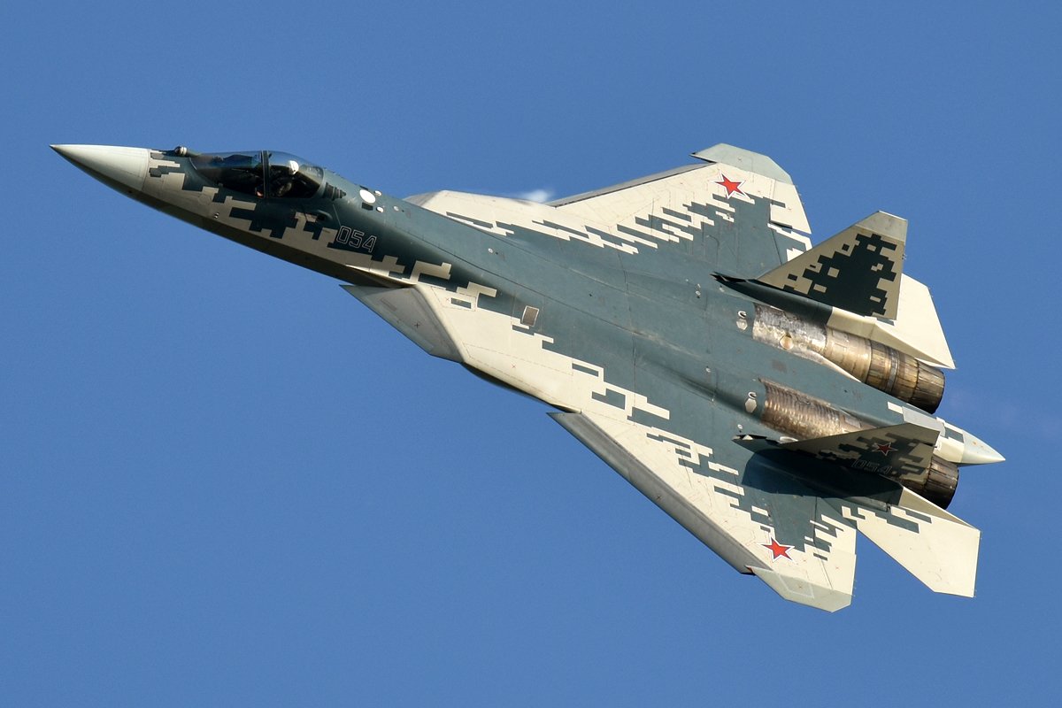 Vývoj bojov (1612. deň): Rusom padla najmodernejšia stíhačka Su-57. Špekuluje sa, že po kyberútoku si ju zostrelili sami