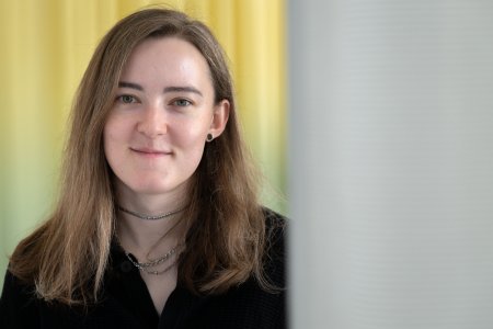 Zostať na Slovensku si od kvír človeka vyžaduje oveľa väčšiu dávku odvahy, než by malo, hovorí nová riaditeľka Pridu