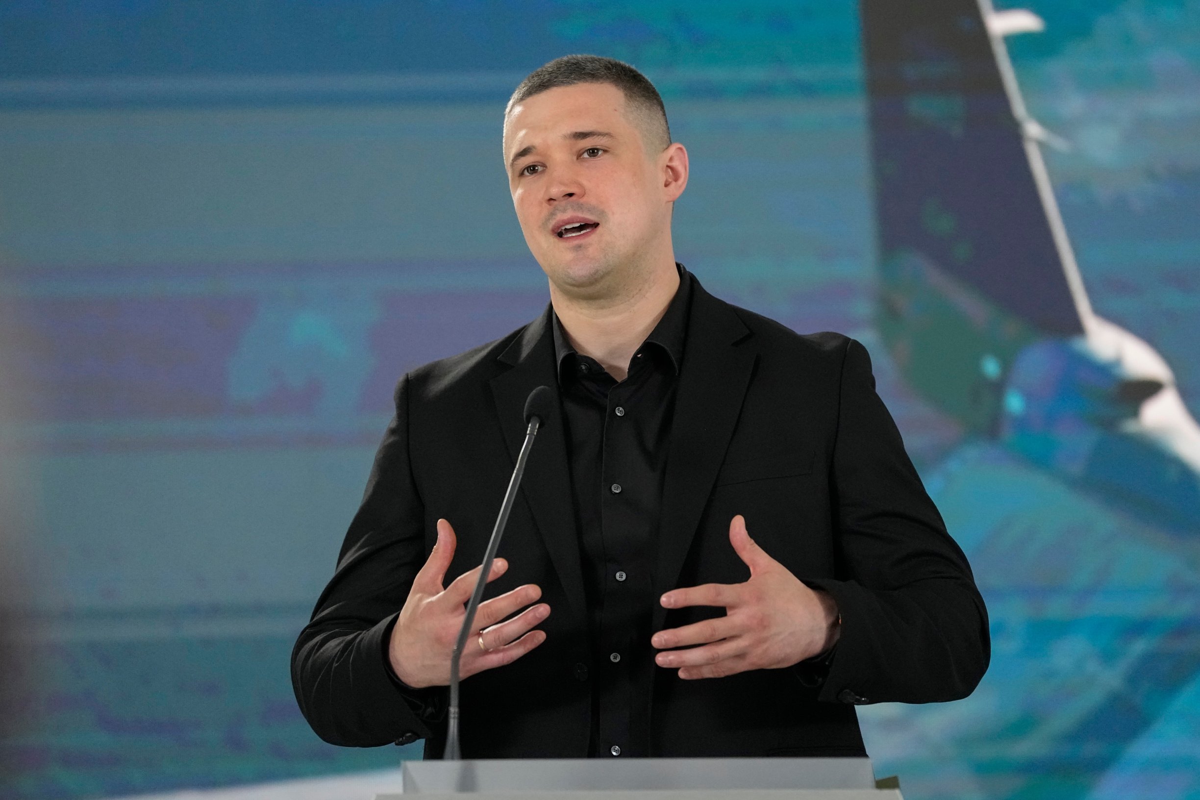 Tri dôvody, prečo Zelenskyj odvolal populárneho ministra obrany. Na Ukrajine proti tomu zvolávajú protest