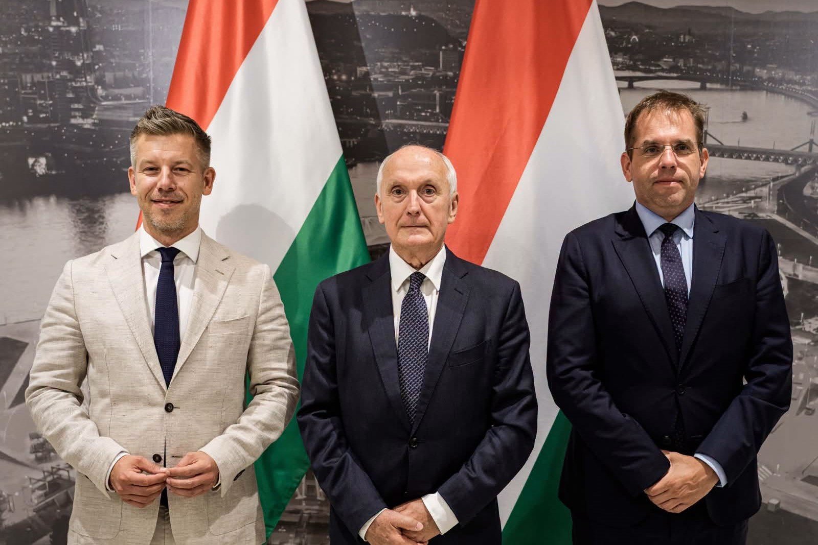 Maďarsko má nového prezidenta, Tisza si zvolila  právnika, ktorý môže obmedzovať jej vládu