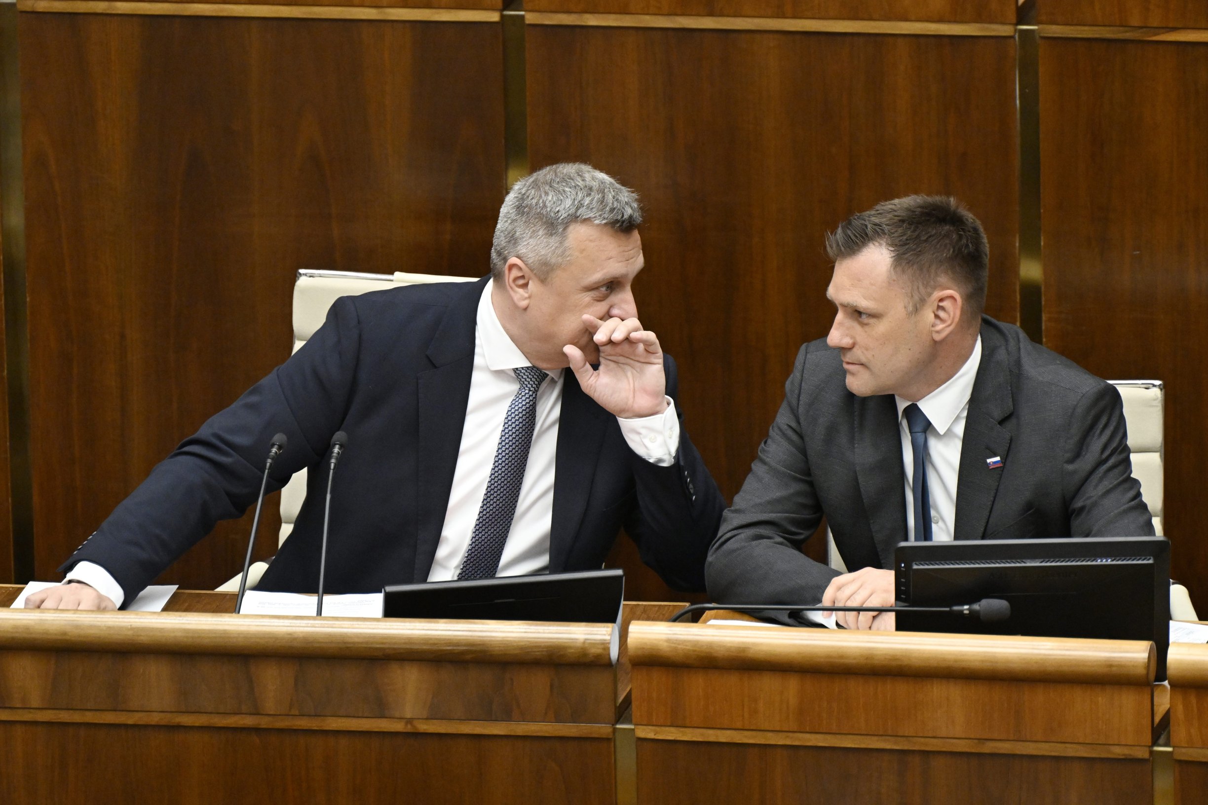 Danko hrozí Ficovi pre Tarabu. K transakčnej dani vraví, že premiérovi nemohol večer volať, čo „zabil“