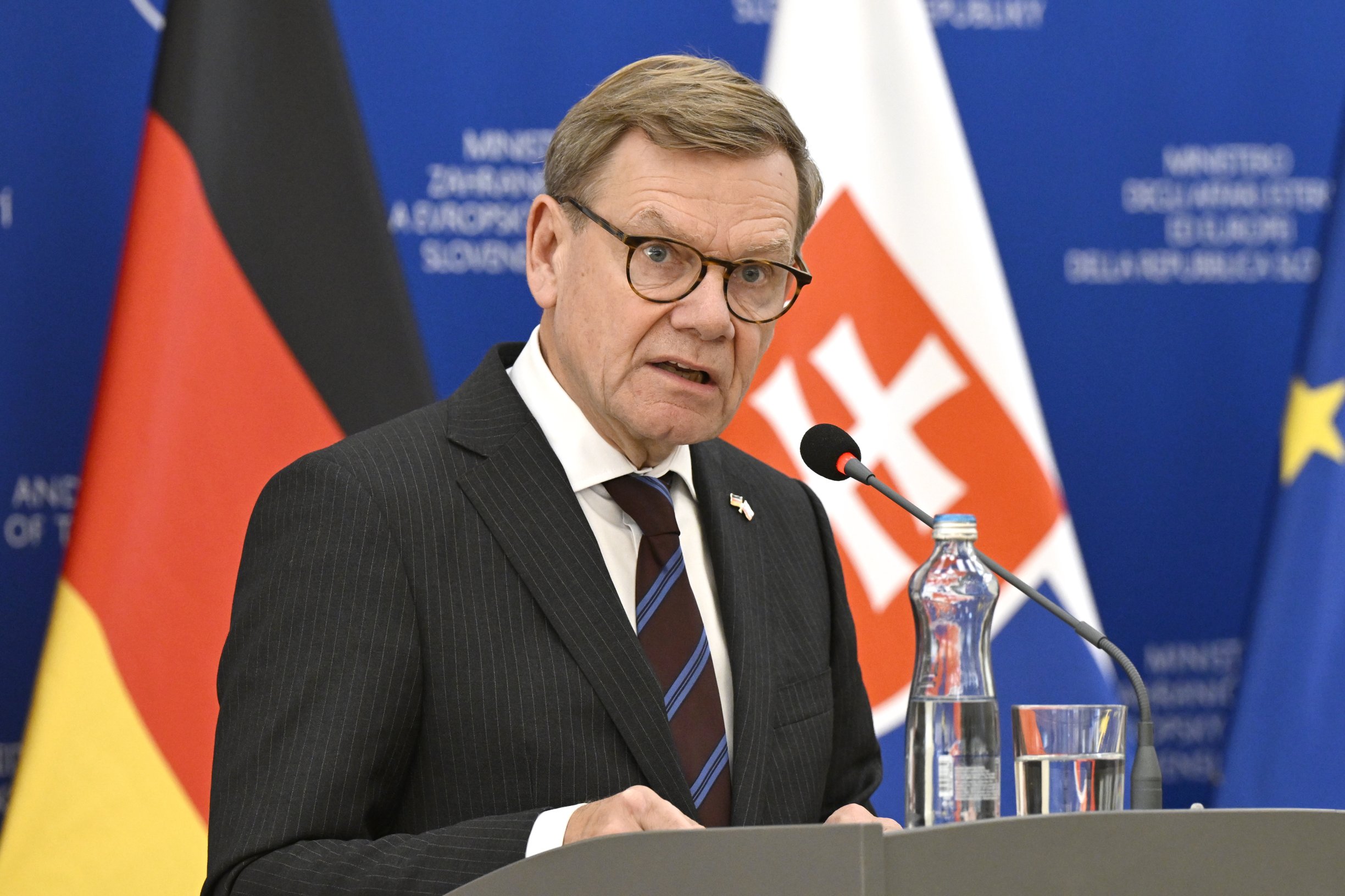 Šéf nemeckej diplomacie v Bratislave: Najväčšia hrozba prichádza z Moskvy, spochybňovať to nie je solidárne