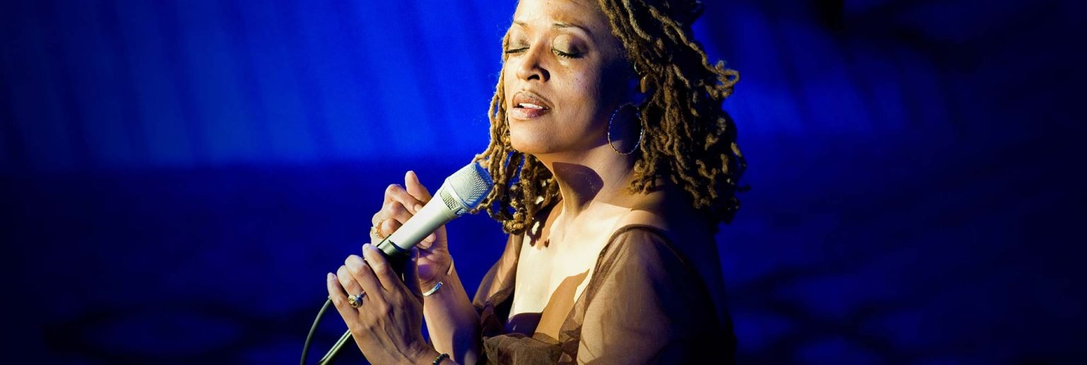 Speváčka Cassandra Wilson bola hlasom amerického Juhu a mostom medzi žánrami
